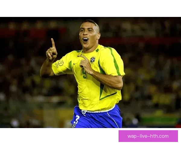 罗纳尔多：足球传奇之路与辉煌成就的背后故事